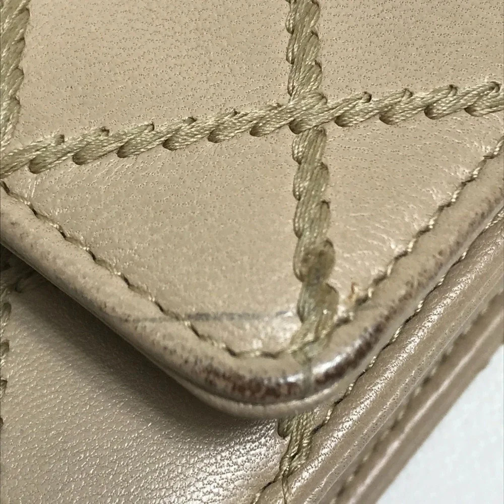 CHANEL Authentic Cream Wallet - Picture 8 of 16